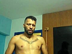Gay amateur gets bareback sex