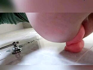 Amateur gay gets his ass fucked