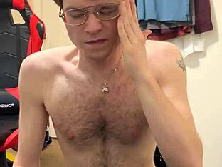 Gay blowjob leads to facial cumshot