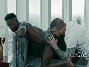 Interracial gay sex with muscle