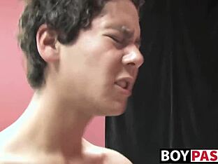 Queer teens Felix and Lexx bareback