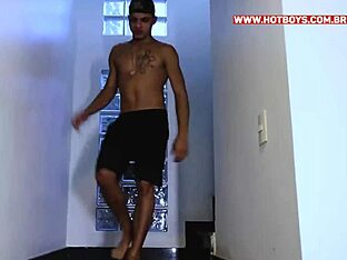 Amateur gay gets barebacked this Christmas