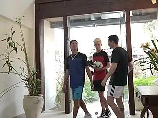 Hot gay massage with a happy ending