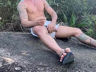 Gay amateur's big cock cruise