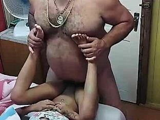 Big ass Novinha gets pounded