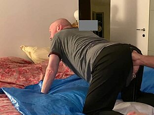 Fisting and dildo action with Crowne 20F Rider 22