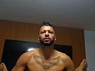Gay amateur gets bareback sex