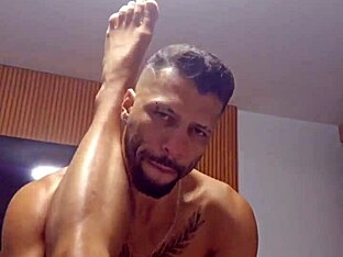 Gay amateur gets bareback sex