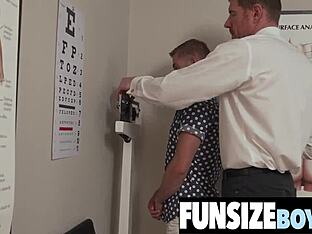 Doctor checks out tight backdoor