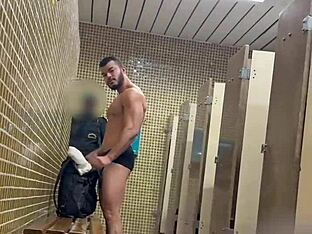 Gay blowjob action in nightclub