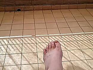 Straight gay foot fetishists in action