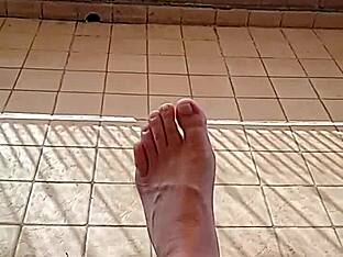 Straight gay foot fetishists in action